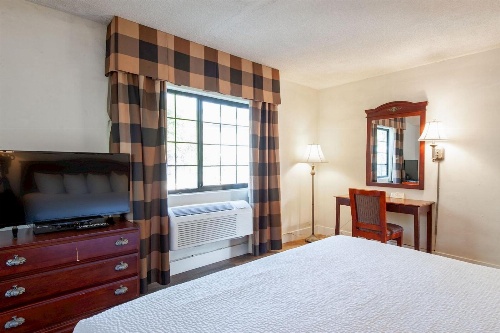 Studio City Court Yard Hotel image 1