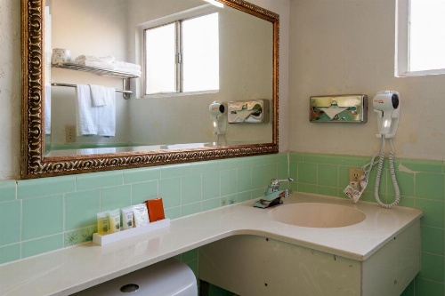 Studio City Court Yard Hotel image 16