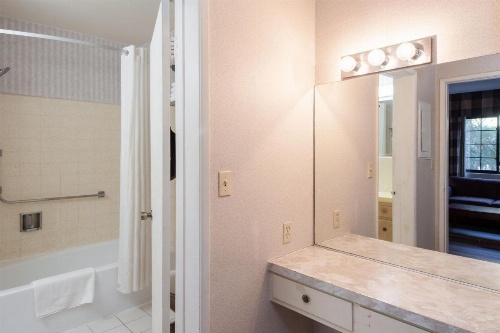 Studio City Court Yard Hotel image 28