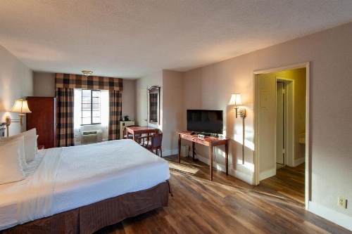 Studio City Court Yard Hotel image 32