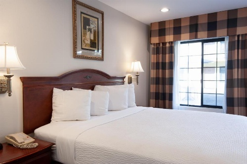 Studio City Court Yard Hotel image 39